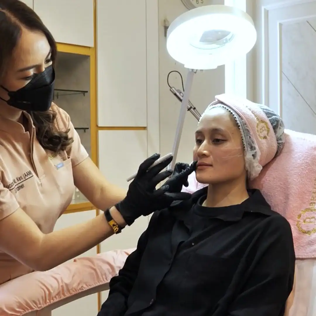 Mengenal Suntik Kolagen Stimulator Pengencangan Wajah (Biaya Harga)