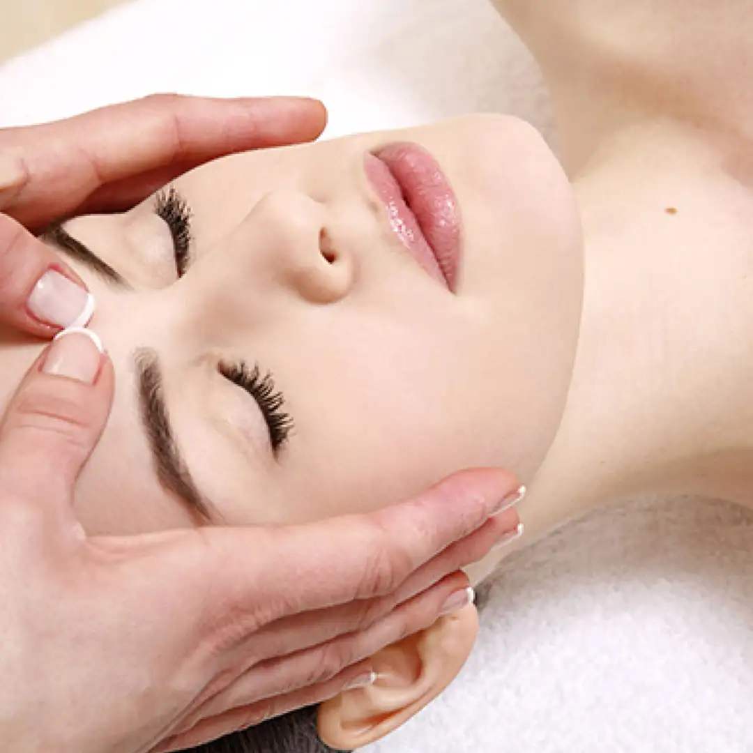 Treatment Kecantikan Sekitar Wajah